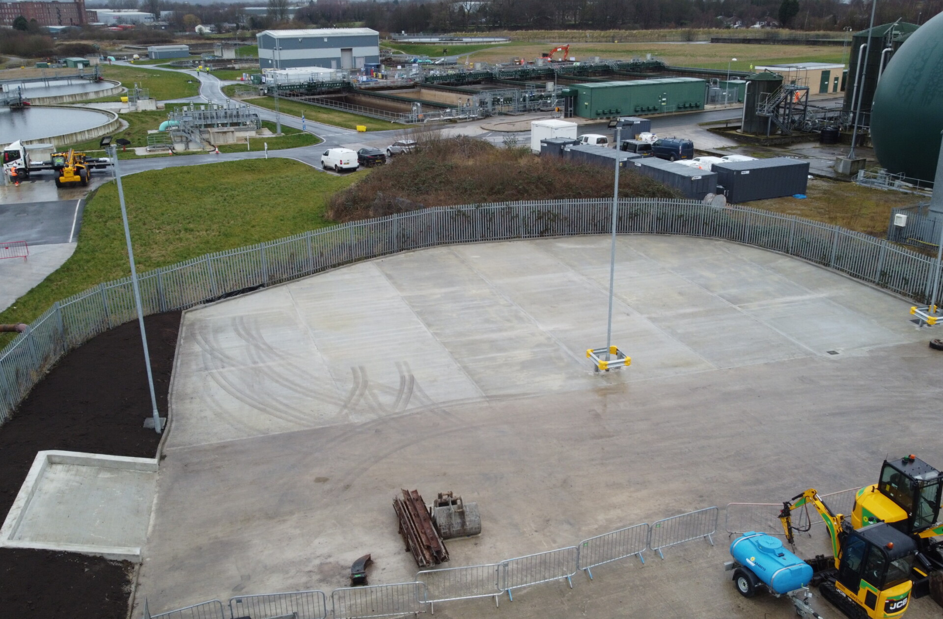 Service yard extension